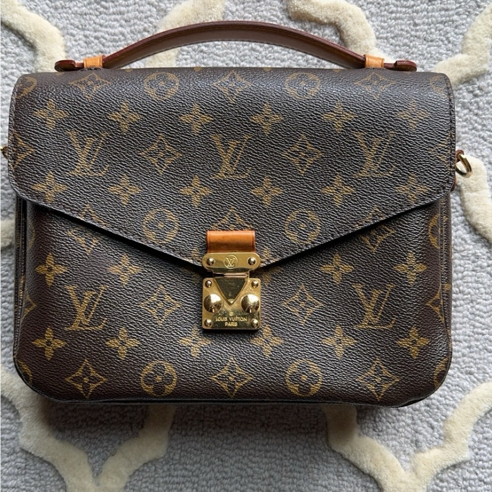 Louis Vuitton Pochette Métis